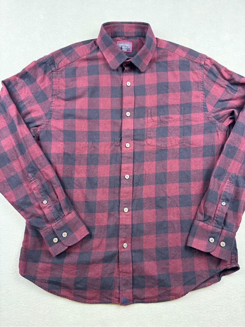 UNTUCKit Shirt Men Medium Flannel Buffalo Plaid Burgundy Navy Button Relaxed Fit